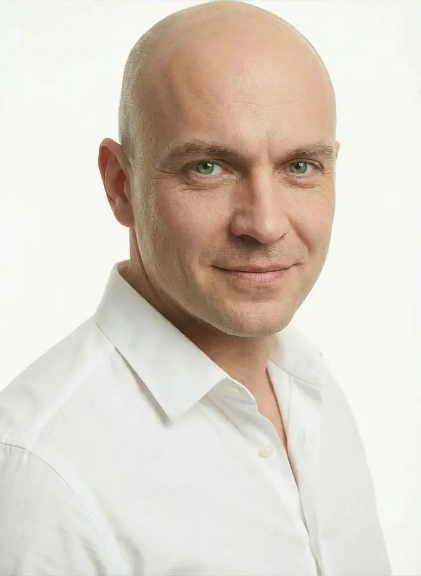 Dr. Lukas Meier